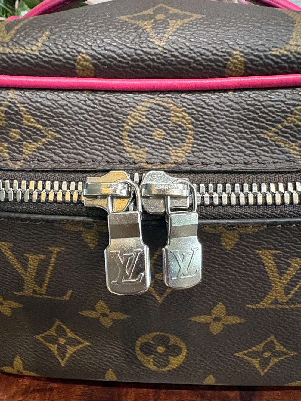 Louis Vuitton Monogram Vanity Case with Pink Trim - Picture 2 of 10
